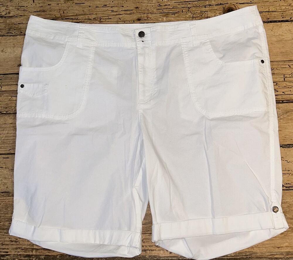 inc international concepts women’s size 24W white cargo roll tabs plus size